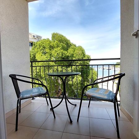 Apartment Dumica Malinska Bagian luar foto